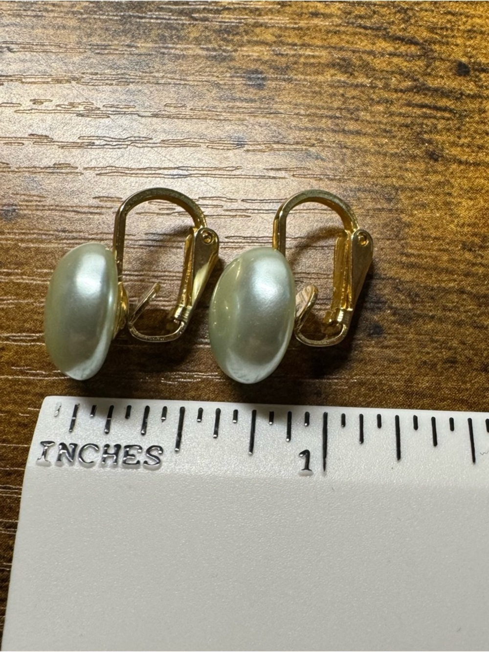 Vintage Silverish/Gray Pearlized Leverback Earrings Gold Tone - Picture 5 of 5